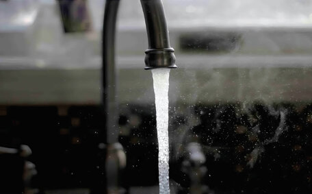 factors impact hot water system efficiency